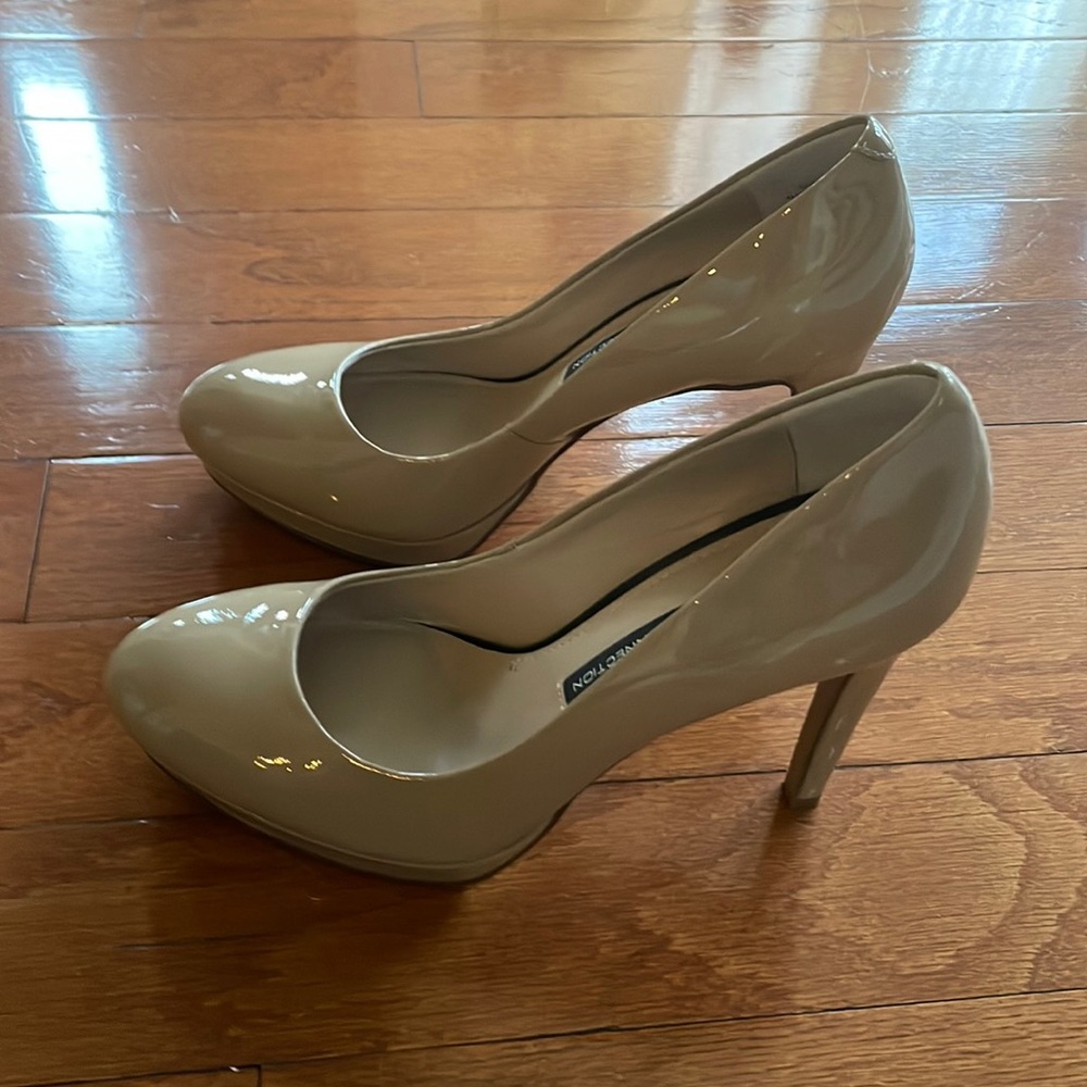 FRENCH CONNECTION PATENT LEATHER HEELS